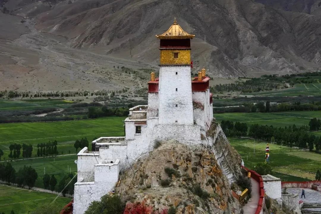 走进西藏第一宫殿雍布拉康